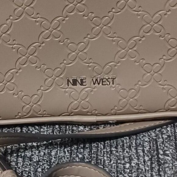 NINE WEST Tan Dannin Mini Crossbody w/ Mushroom Logo - Picture 3 of 7